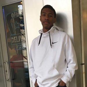 Meet your Posher, Avery